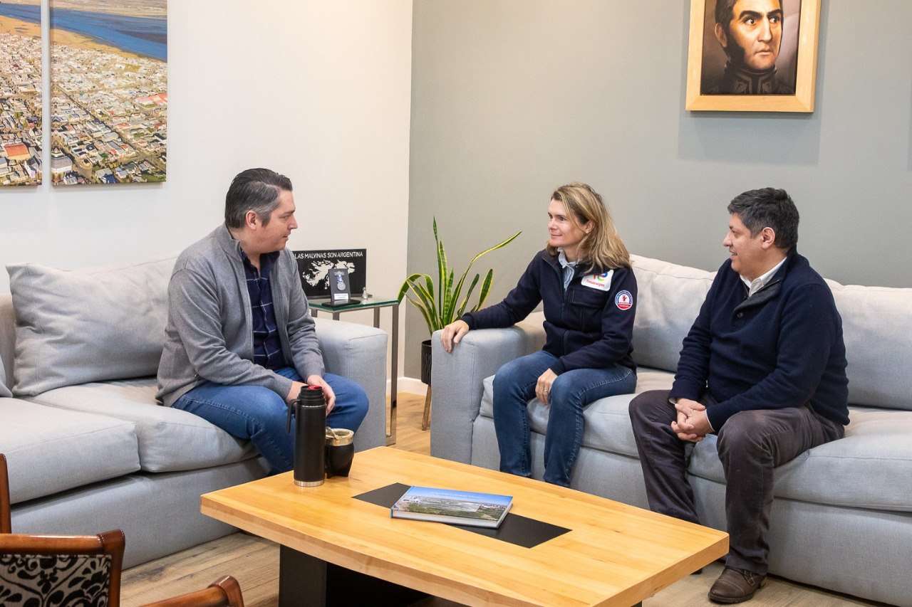 El intendente Martín Pérez se reunió con autoridades de Total Energies