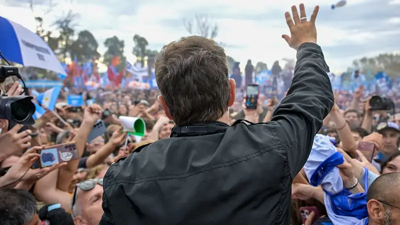Kicillof se mostró como candidato en un encuentro masivo con militantes de todo el país