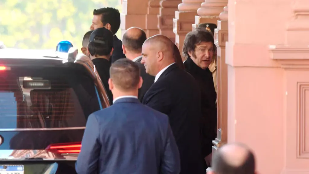 Javier Milei retornó a la Argentina y reanudó su agenda local