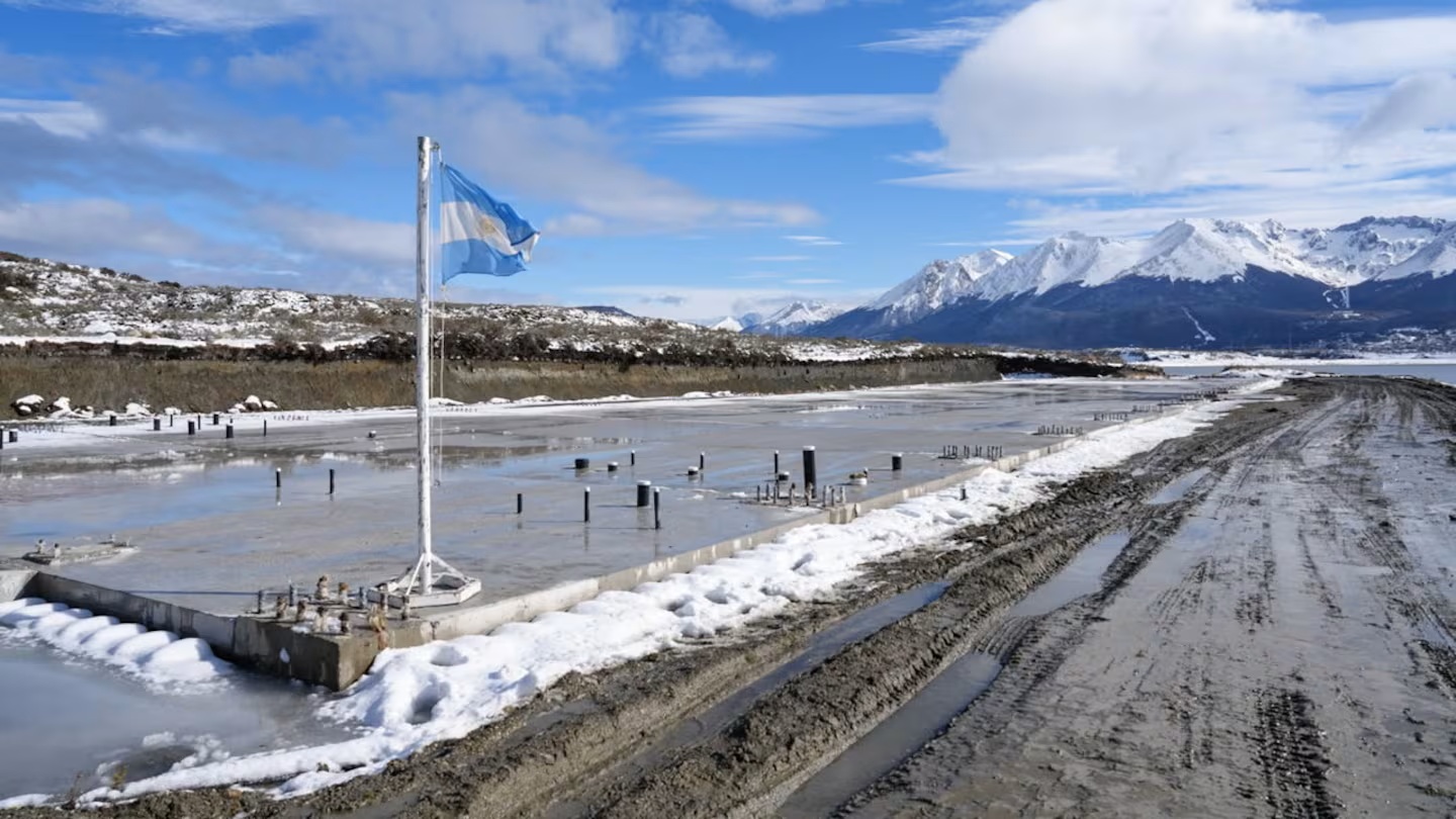 En medio de la tensión por Malvinas, el Gobierno destinará más de $300 mil millones en 2027 para la Base Naval de Ushuaia