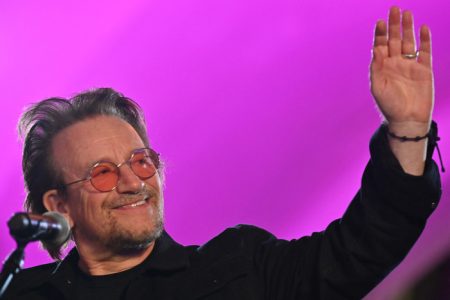425090-bono-afp
