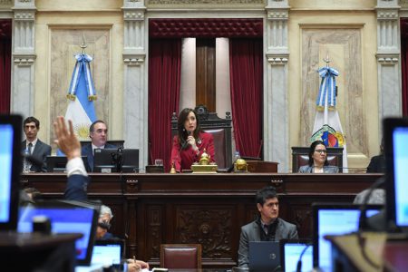 934956-12-a-prensasenado