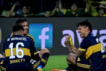 el-festejo-del-segundo-gol-entre-leando-paredes-adam-bareiro-y-miguel-merentiel_862x485