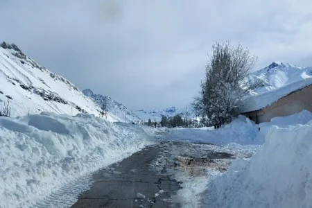 fotos-y-videos-del-temporal-historico-en-mendoza-hasta-cuando-seguiran-las-tormentas-que-ya-dejaron-3-metros-de-nieve-1784770137302_1024