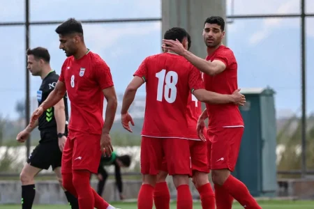 jugadores-iran-partido-amistoso-costa