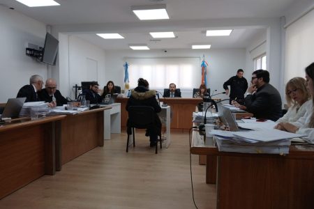 photo_5037472704197495734_y