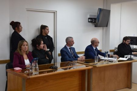 photo_5058039820814322645_y