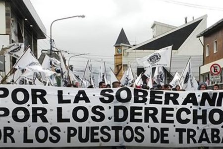 protesta-en-tierra-del-fuego-uom-