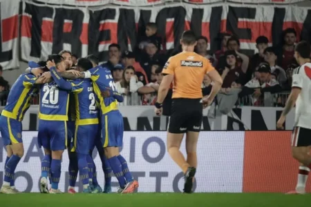 rosario-central-festeja-ante-river-por-el-torneo-clausura_862x485